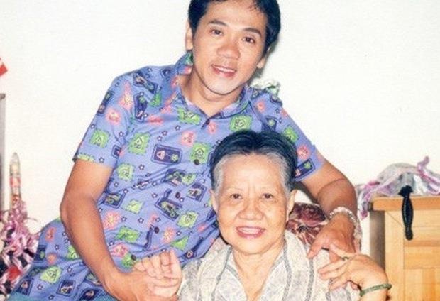 Kim Chi, Quoc Thuan chia buon khi biet me NSUT Thanh Loc qua doi hinh anh