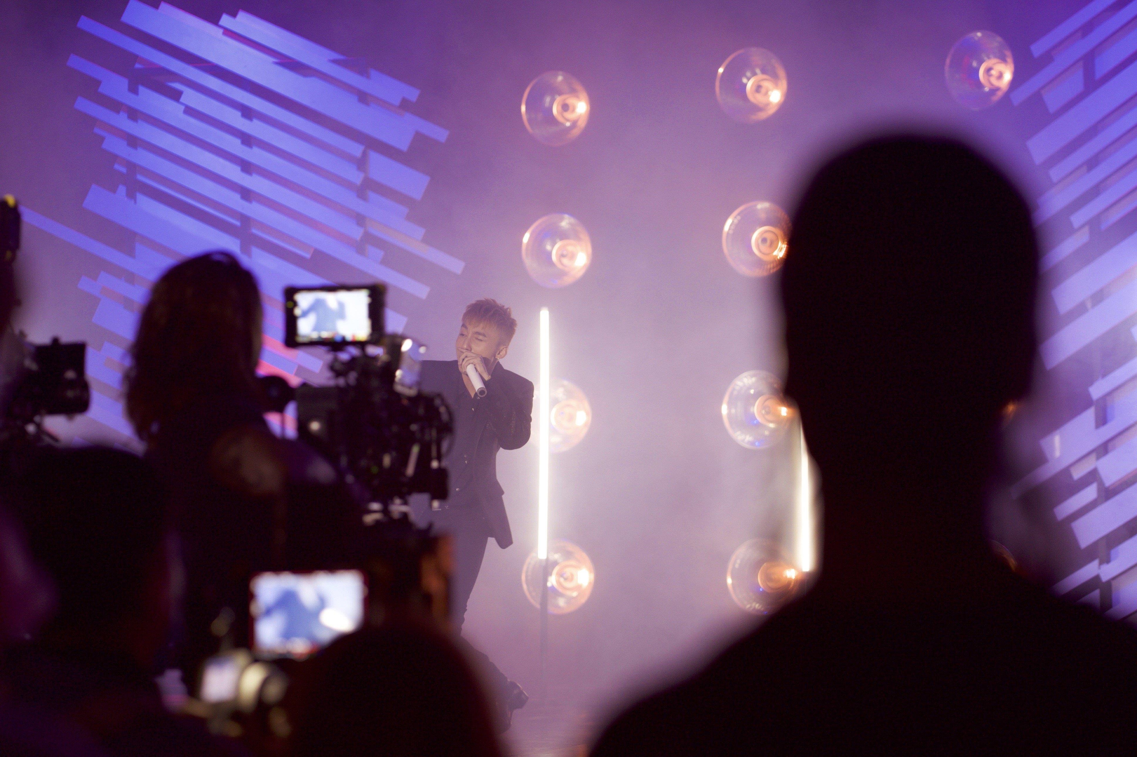 Son Tung tro lai anh 7