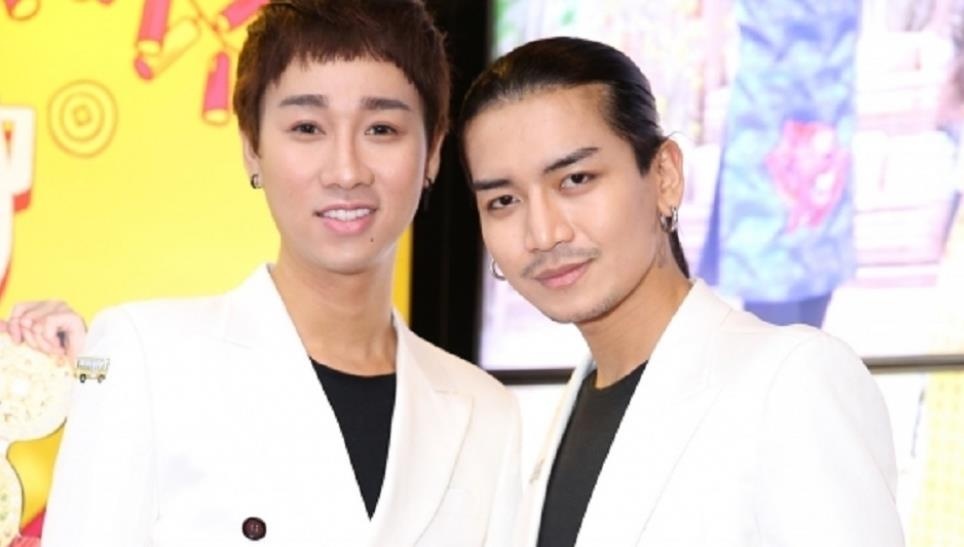 Hai Trieu va BB Tran hat live ca khuc 'Canh hong phai' hinh anh