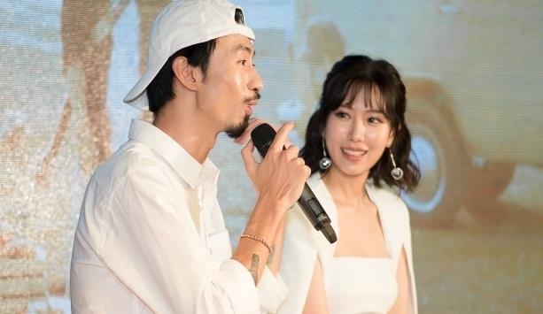 Rapper Den nghi den Min khi sang tac 'Bai nay chill phet' hinh anh