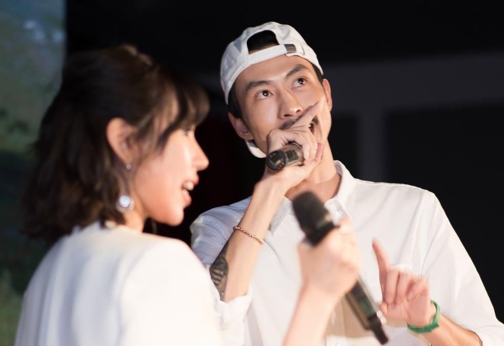 Den va Min lan dau hop tac trong MV Bai hat nay chill phet hinh anh