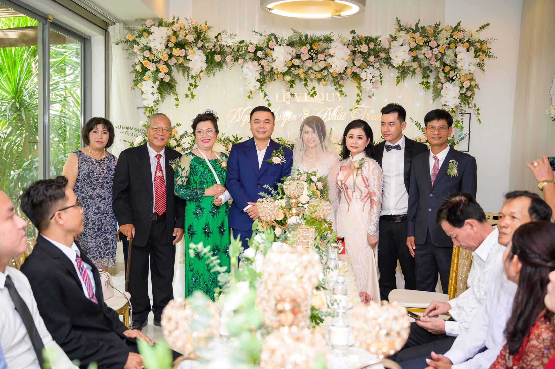 Dao dien Cua lai vo bau dam cuoi anh 7