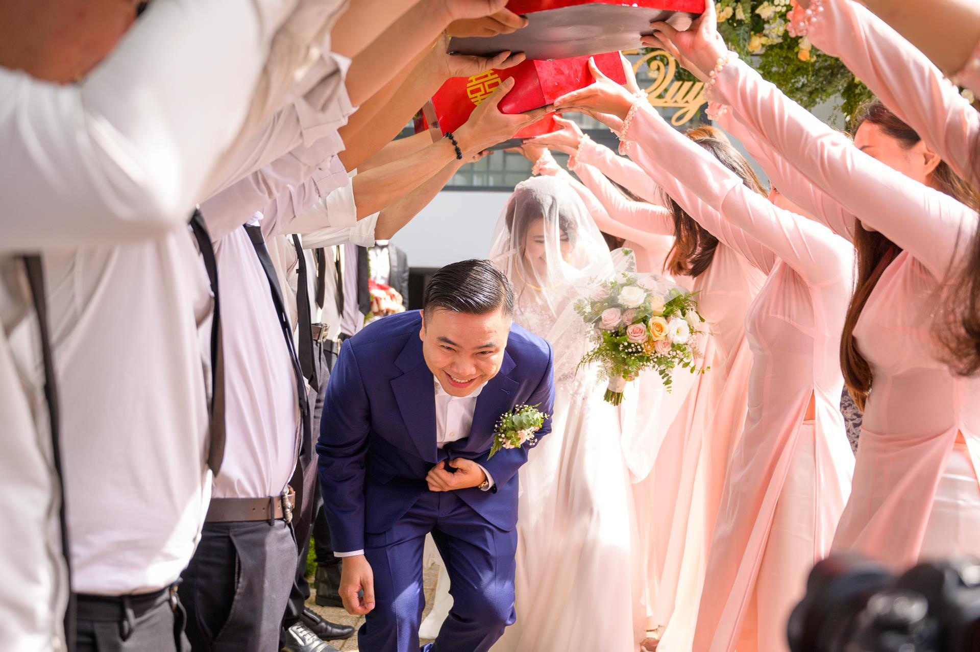 Dao dien Cua lai vo bau dam cuoi anh 8