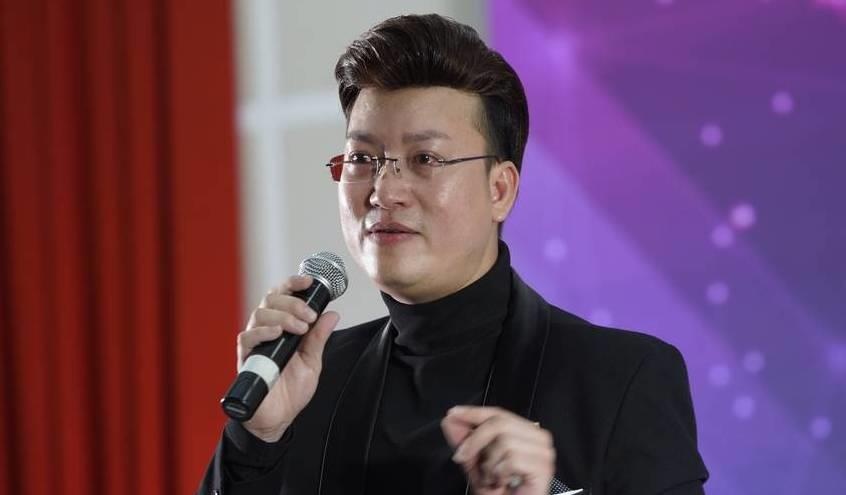 Sy Luan bat khoc ngay tro lai sau khi bi tai nan gay mat tri nho hinh anh