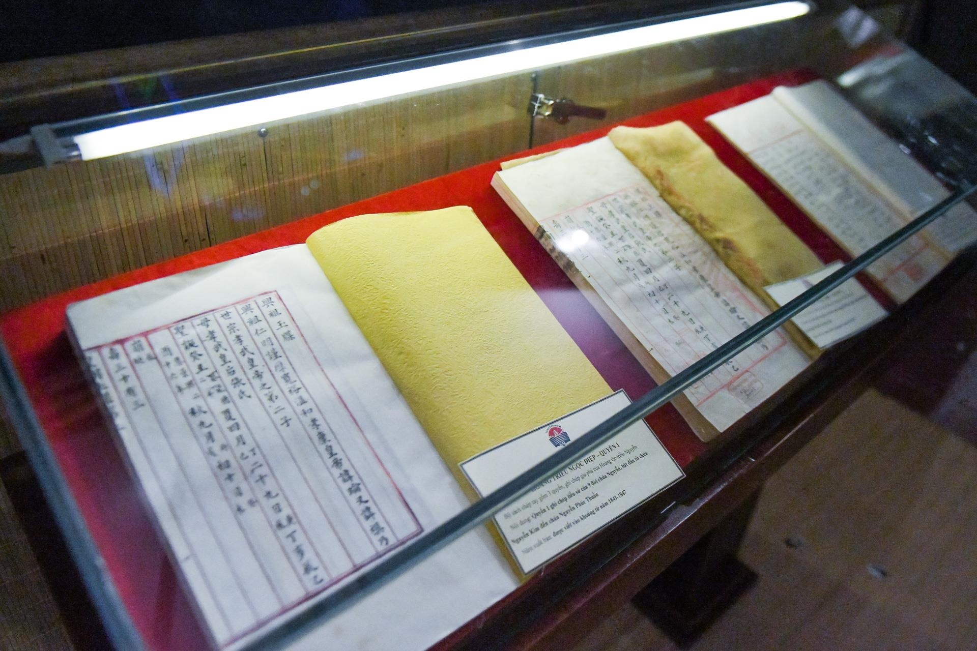 Trien lam sach quy hiem o TP.HCM anh 6