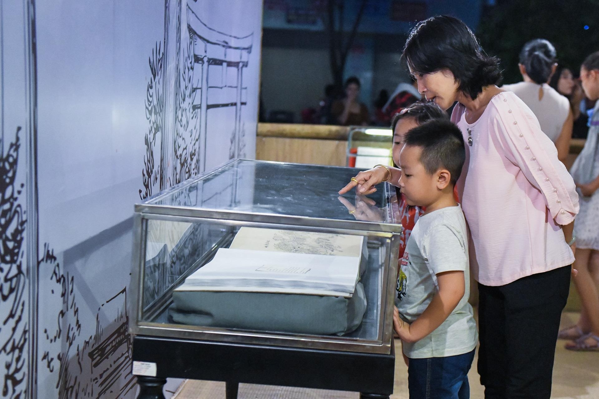 Trien lam sach quy hiem o TP.HCM anh 9