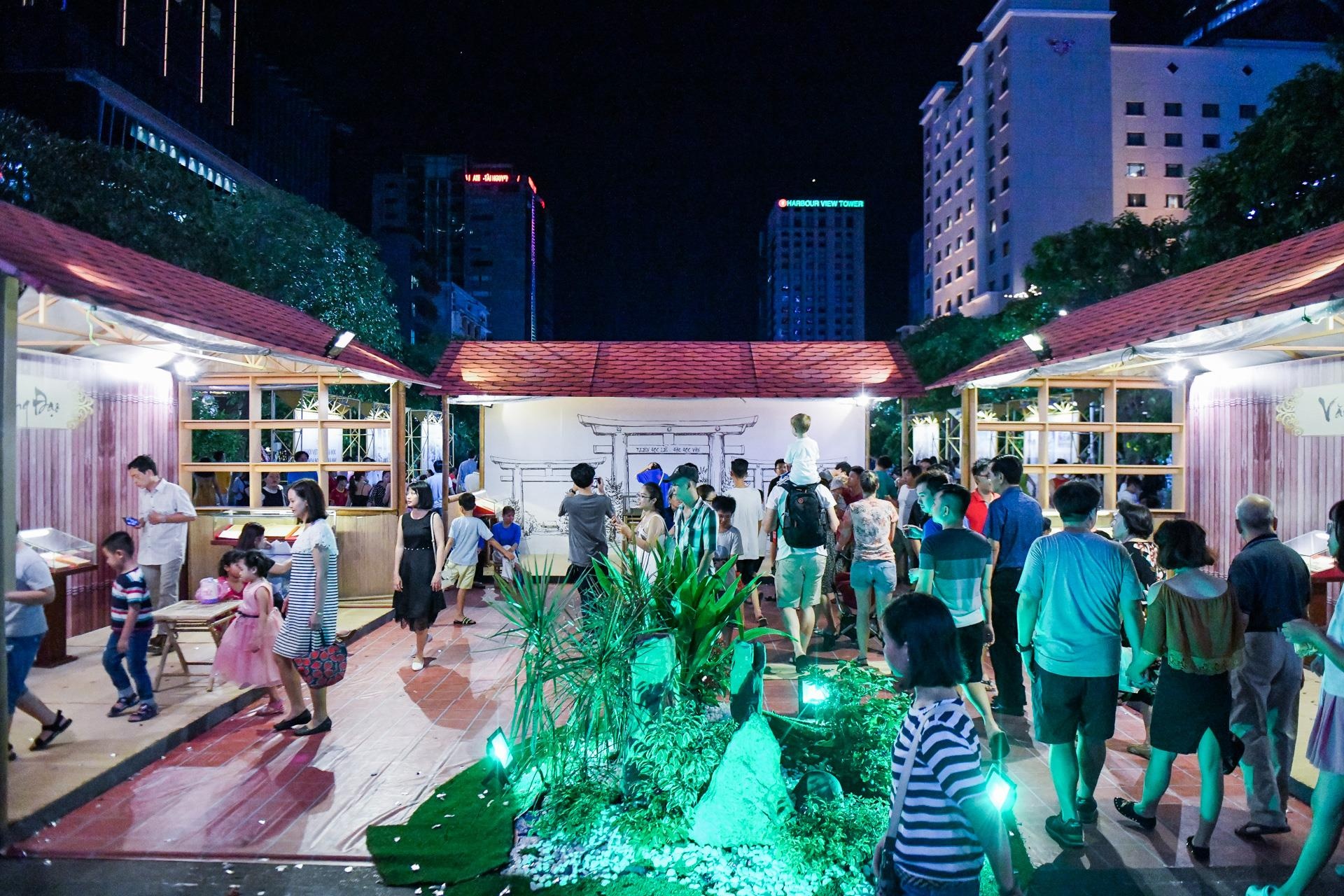 Trien lam sach quy hiem o TP.HCM anh 1