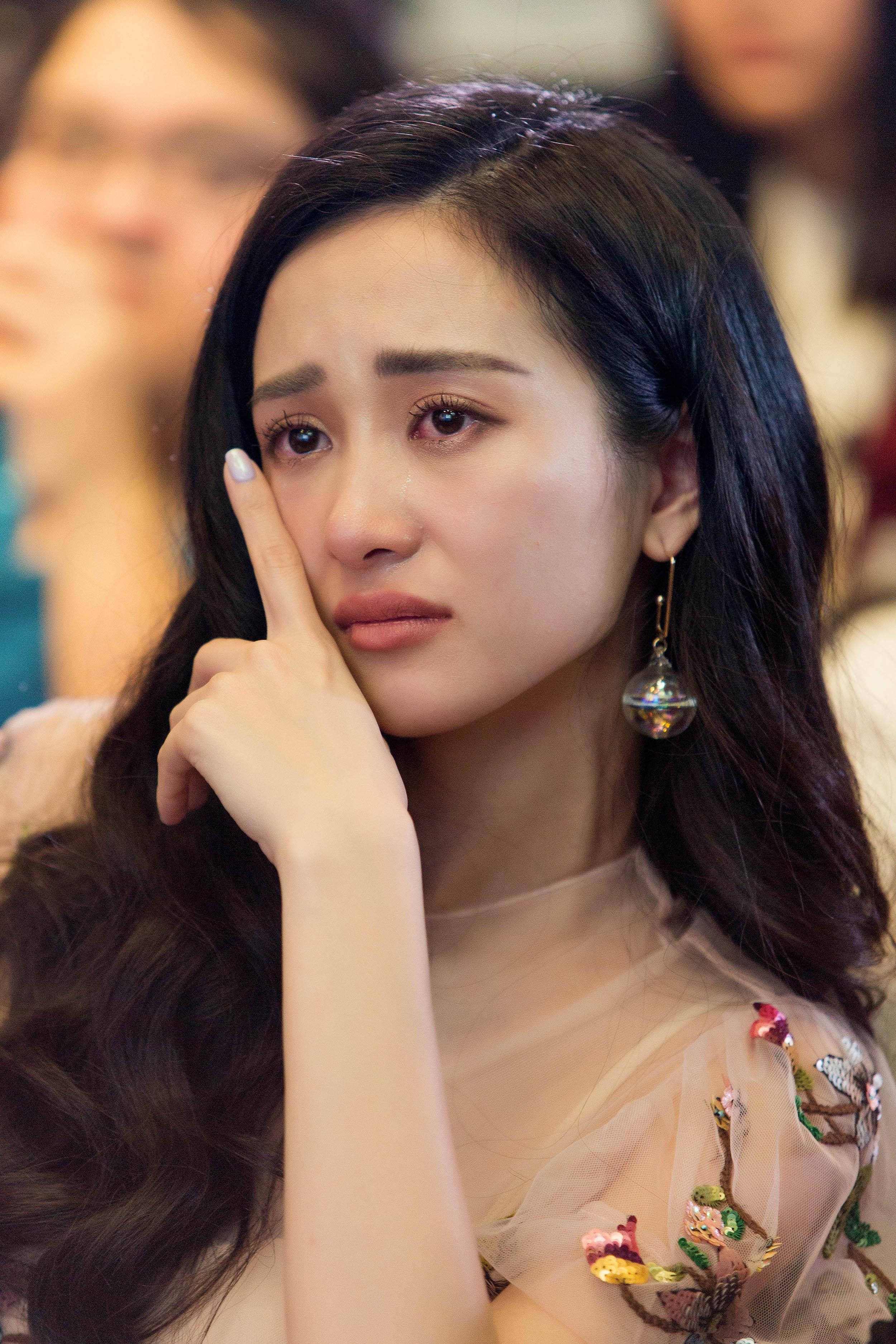 Jun Vu bat khoc khi duoc fan to chuc sinh nhat anh 7