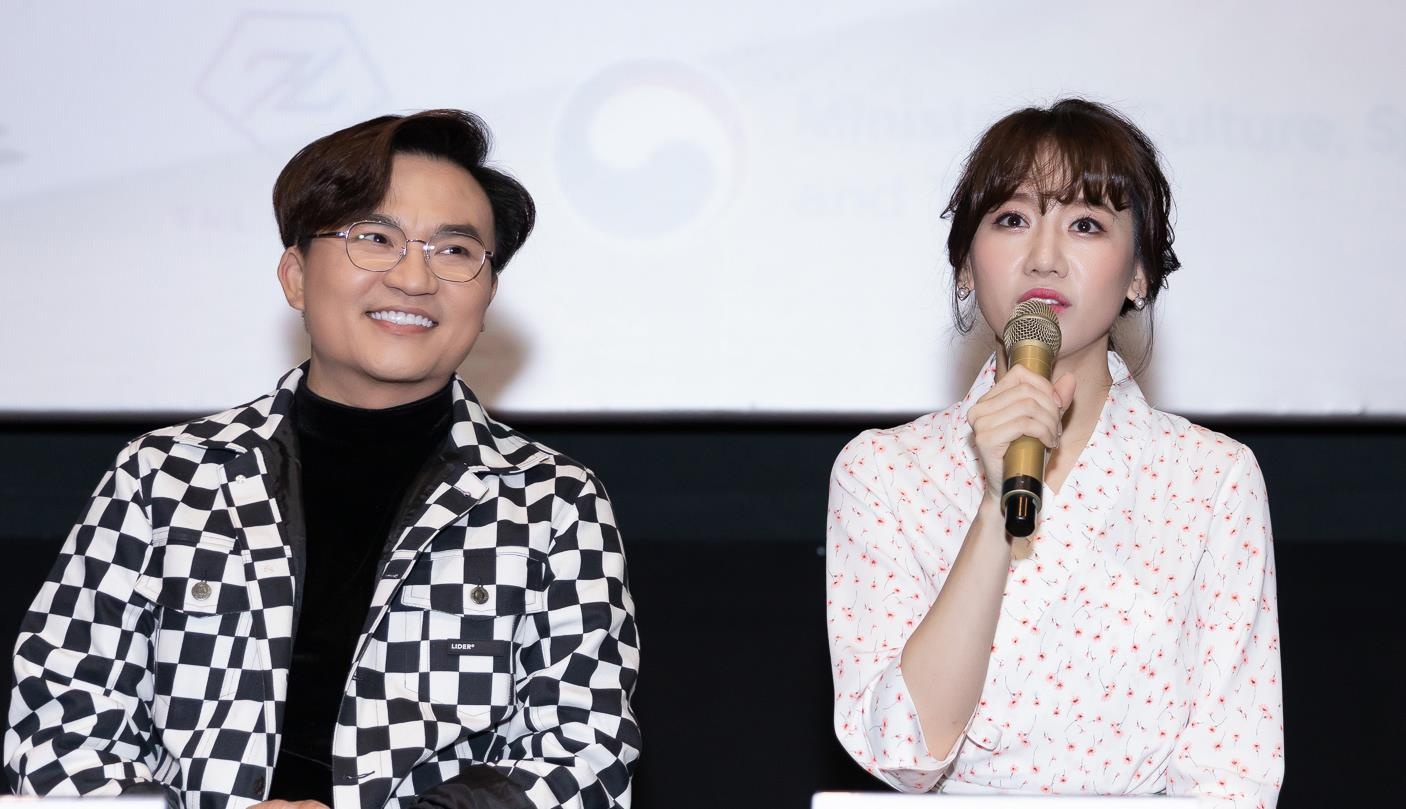 Diem My 9X tro lai sau noi dau mat me anh 8