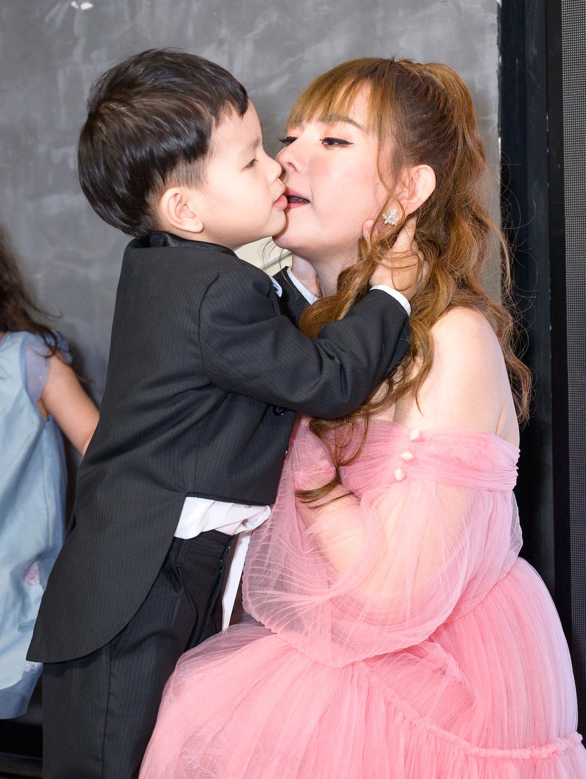 Thu Thuy xac nhan yeu ban trai kem tuoi anh 5