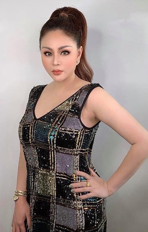 Guong mat Le Giang khac la vi tham my anh 6