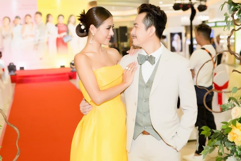 Nam Thu so bi khan gia phan ung vi lam MC anh 1