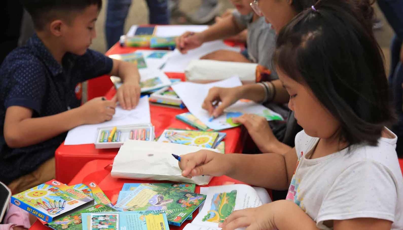 Ngay hoi doc sach danh cho tre em mo coi o TP.HCM hinh anh