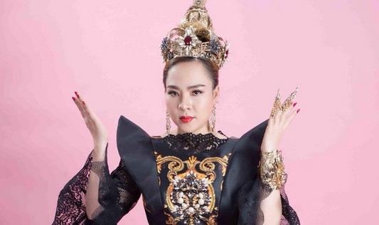 'Nu hoang van hoa tam linh' va nhung danh xung nhan sac ky la hinh anh