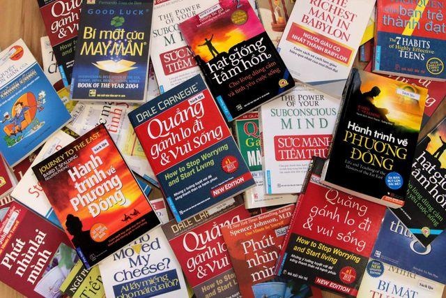 'Sach gia tran lan tren cac san thuong mai dien tu, khong kiem soat' hinh anh