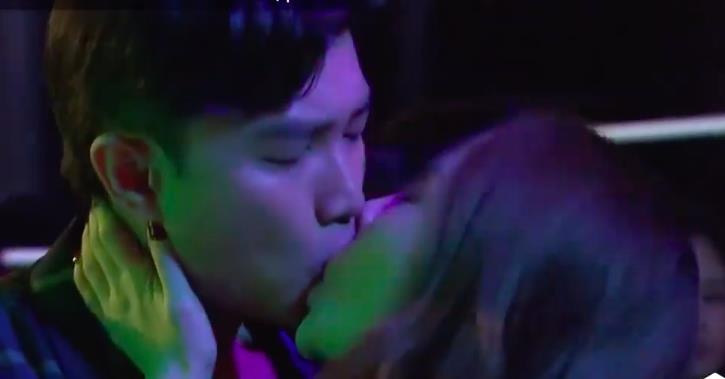 Quoc Truong ke hon Quynh Nga 10 lan o quan bar, mieng dinh day son hinh anh