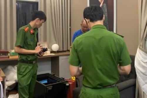 Nhat Kim Anh cong khai anh biet thu bi trom dot nhap, pha ket sat hinh anh