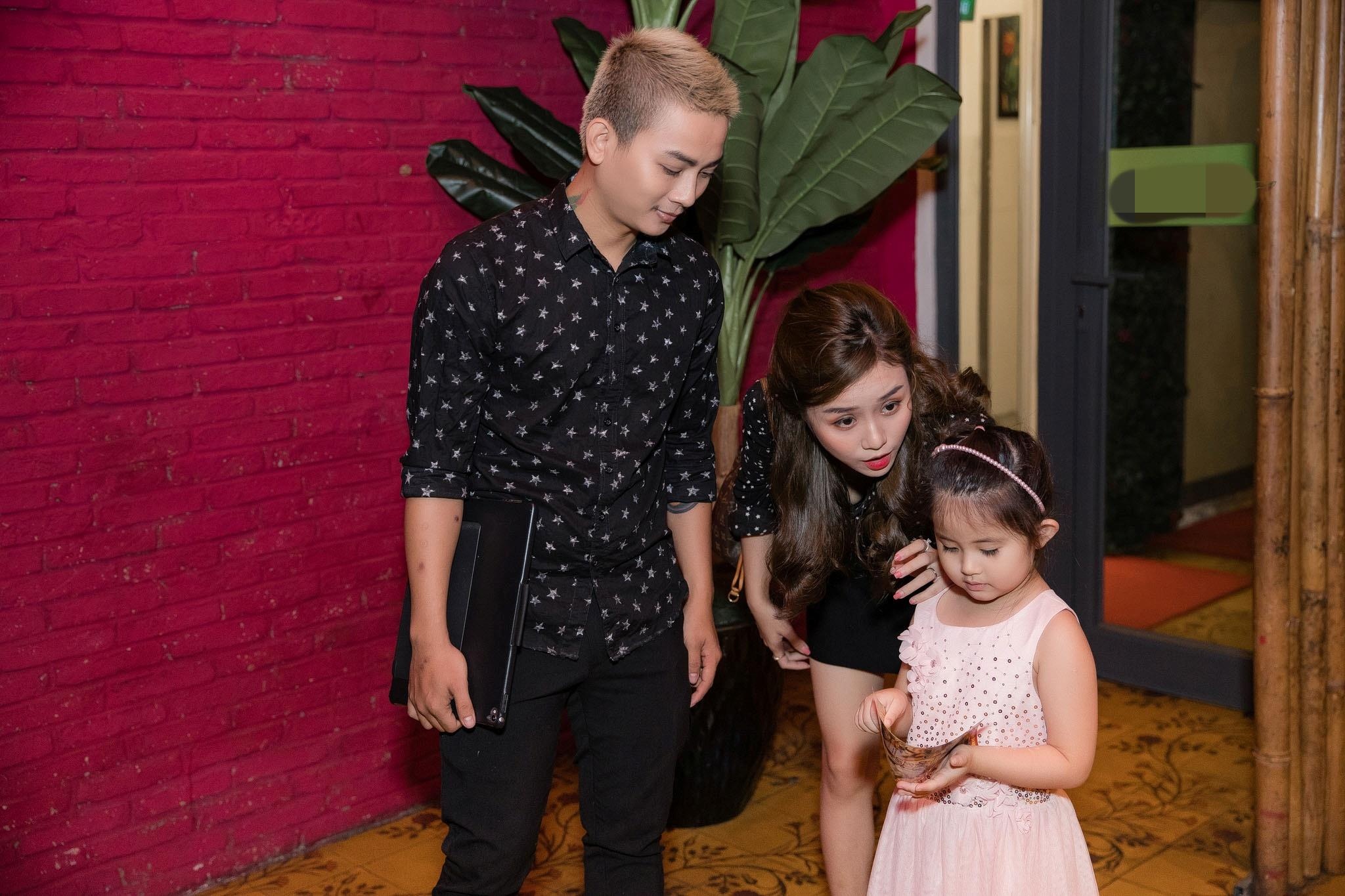 Hoài Lâm hát cải lương Lan và Điệp ảnh 1 Hoai Lam hat cai luong Lan va Diep anh 1