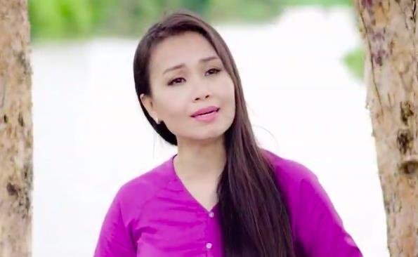 Cam Ly tro lai sau 2 nam mat giong, khong the hat vi benh viem xoang hinh anh