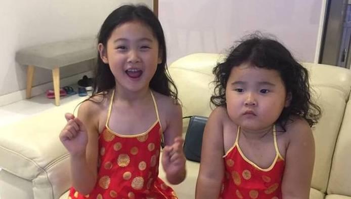 Hai con gai dang yeu, gioi ngoai ngu cua Huong Giang hinh anh