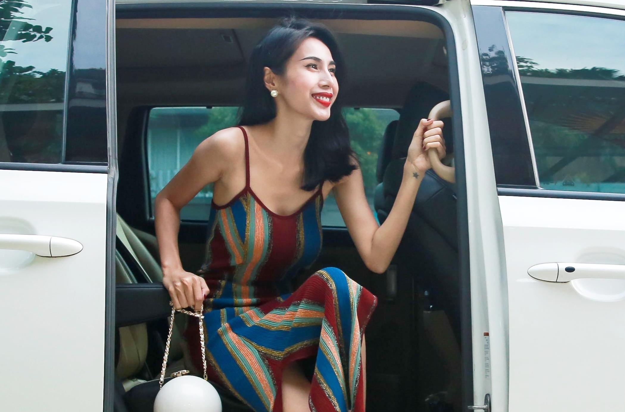 Thuy Tien so huu biet thu, xe sang va hang chuc ty o tuoi 34 hinh anh