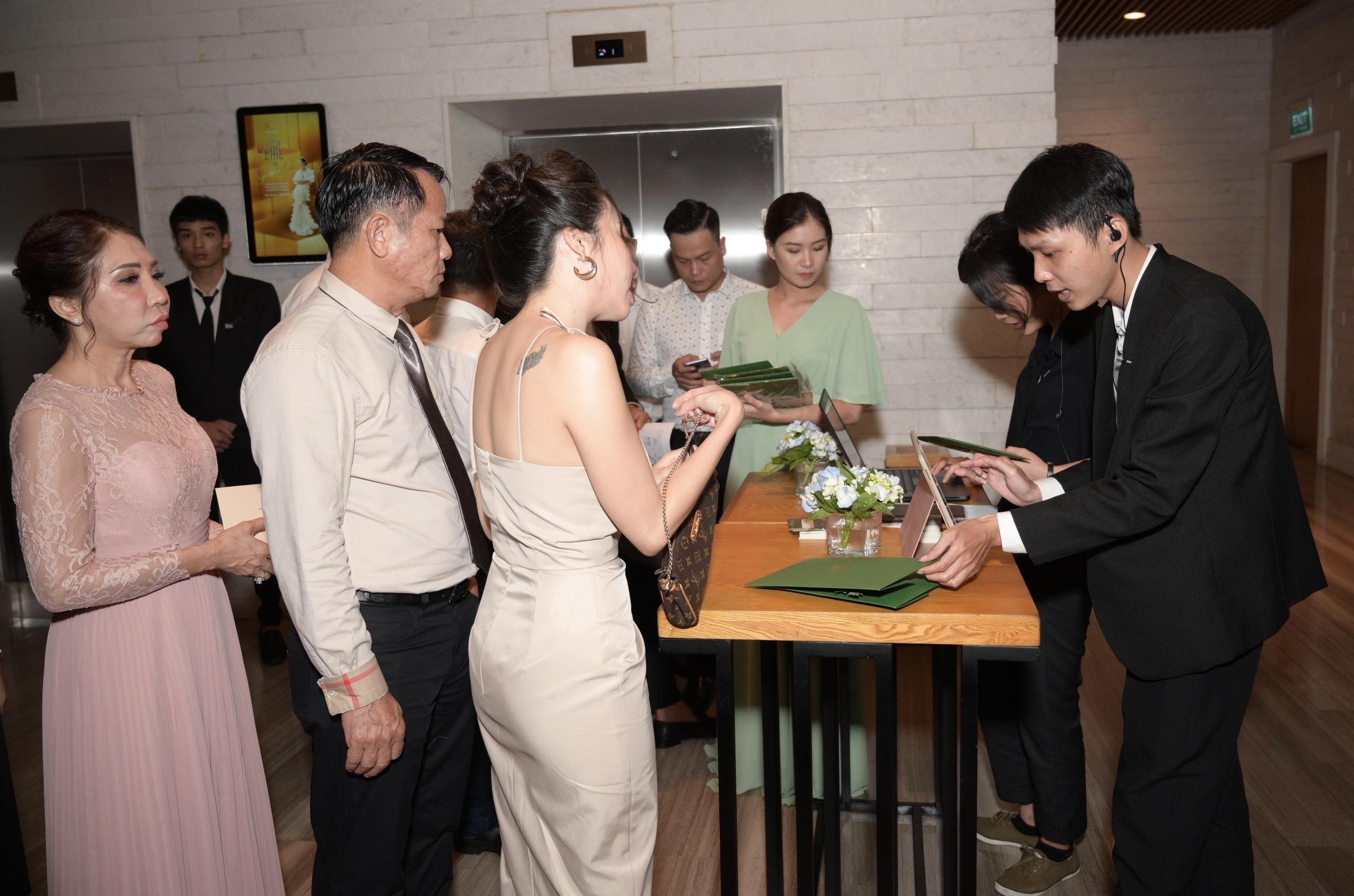 Đám cưới Cường Đô La và Đàm Thu Trang ảnh 2 Dam cuoi Cuong Do La va Dam Thu Trang anh 2