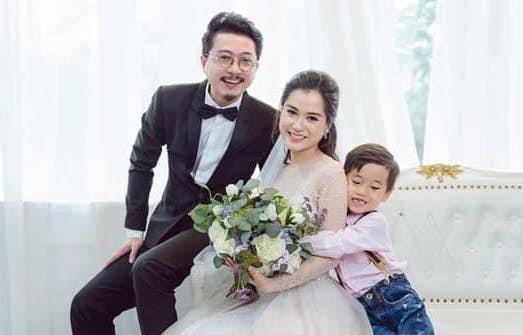 Hua Minh Dat noi loi yeu Lam Vy Da vao dip ky niem 9 nam ngay cuoi hinh anh