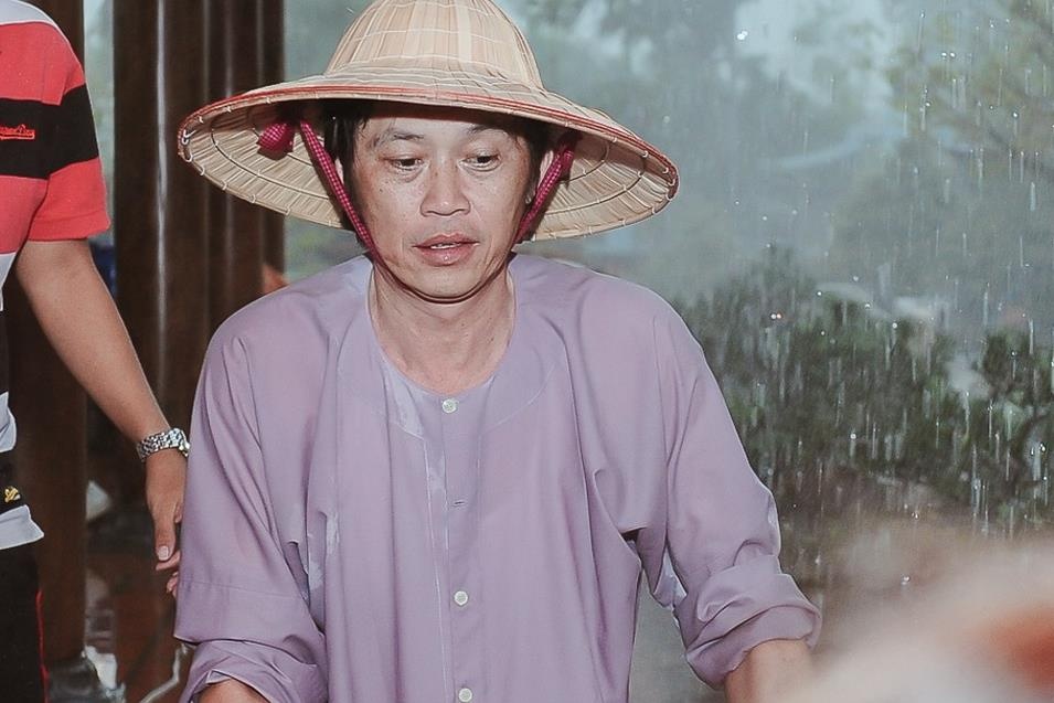 Vi sao Hoai Linh vang mat o hang loat game show truyen hinh? hinh anh