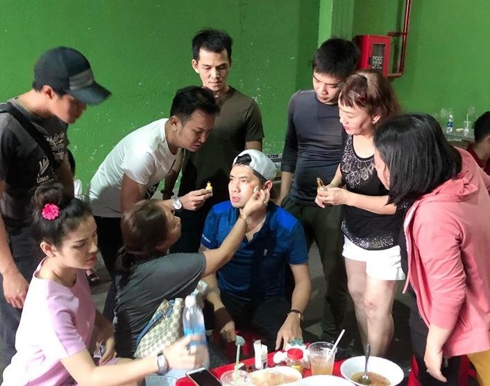 Minh Luan bi nga dap mat xuong san anh 2