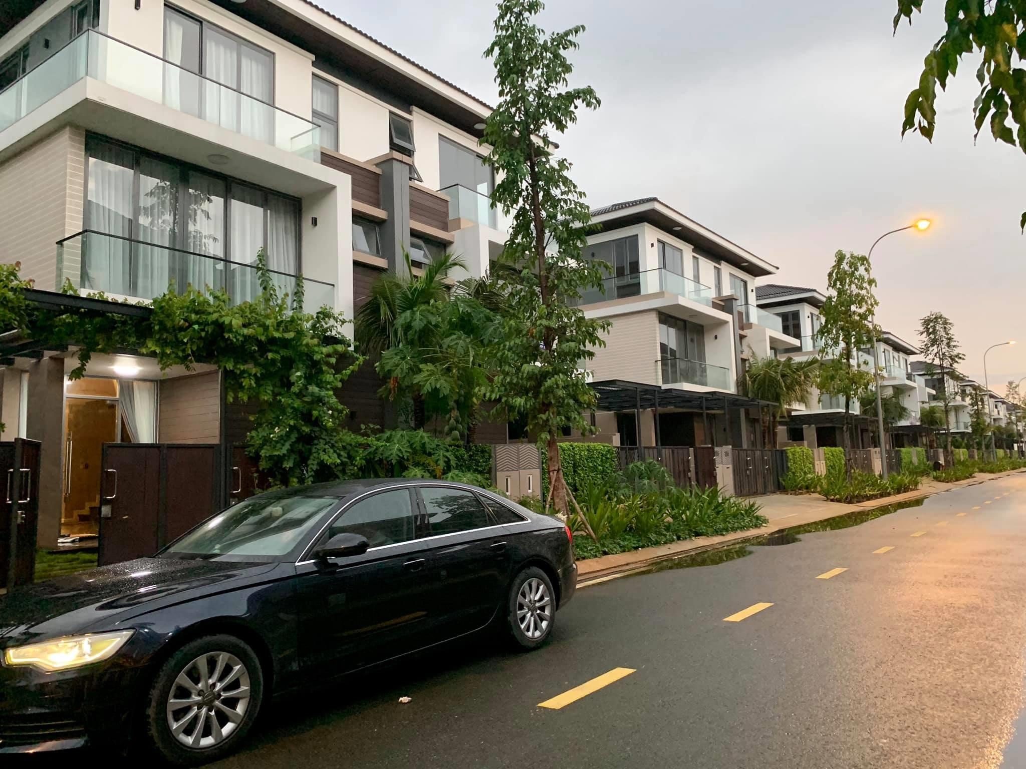 Hồ Ngọc Hà mua biệt thự ven sông ảnh 1 Ho Ngoc Ha mua biet thu ven song anh 1