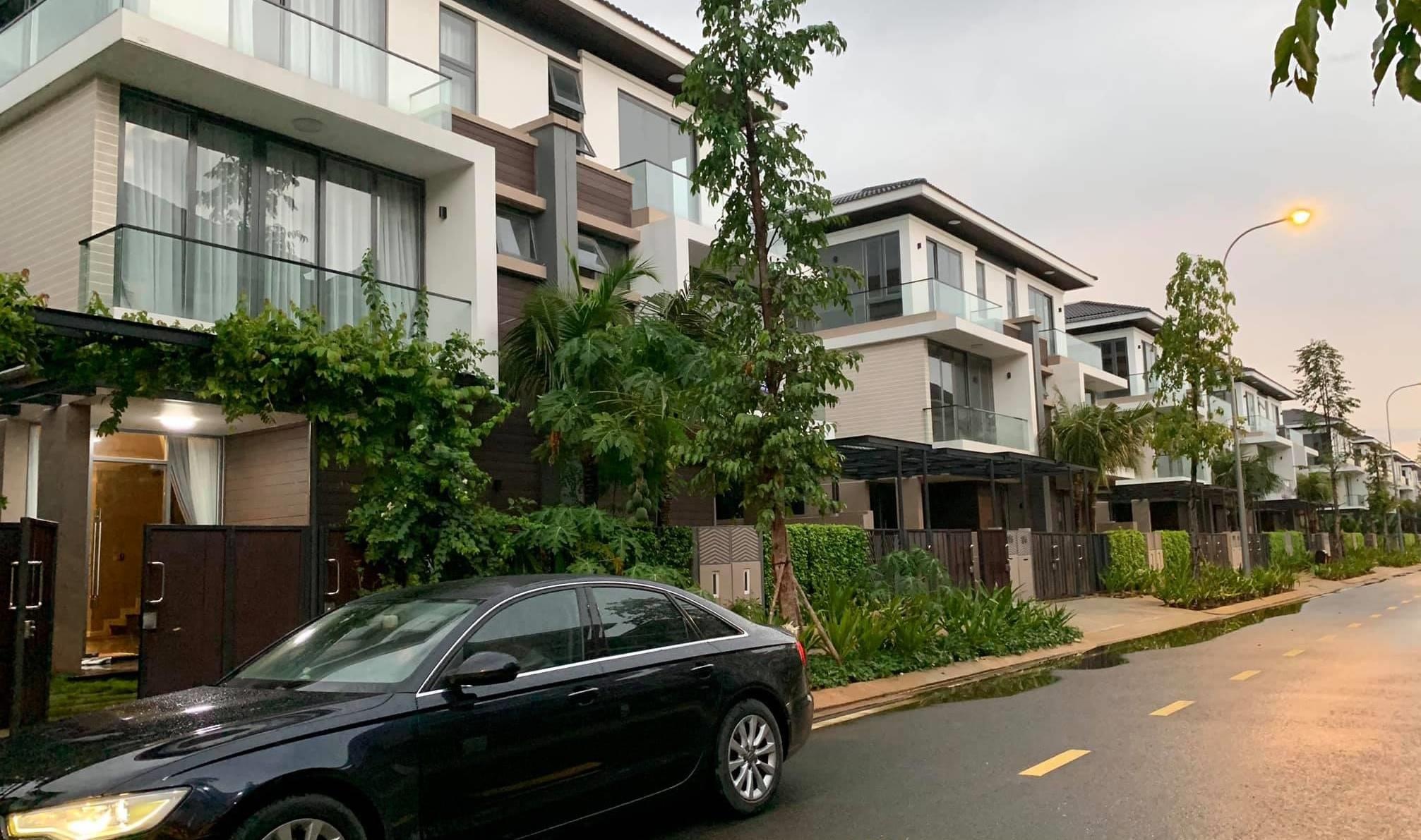 Ho Ngoc Ha mua biet thu ven song, thanh hang xom cua Cao Thai Son hinh anh