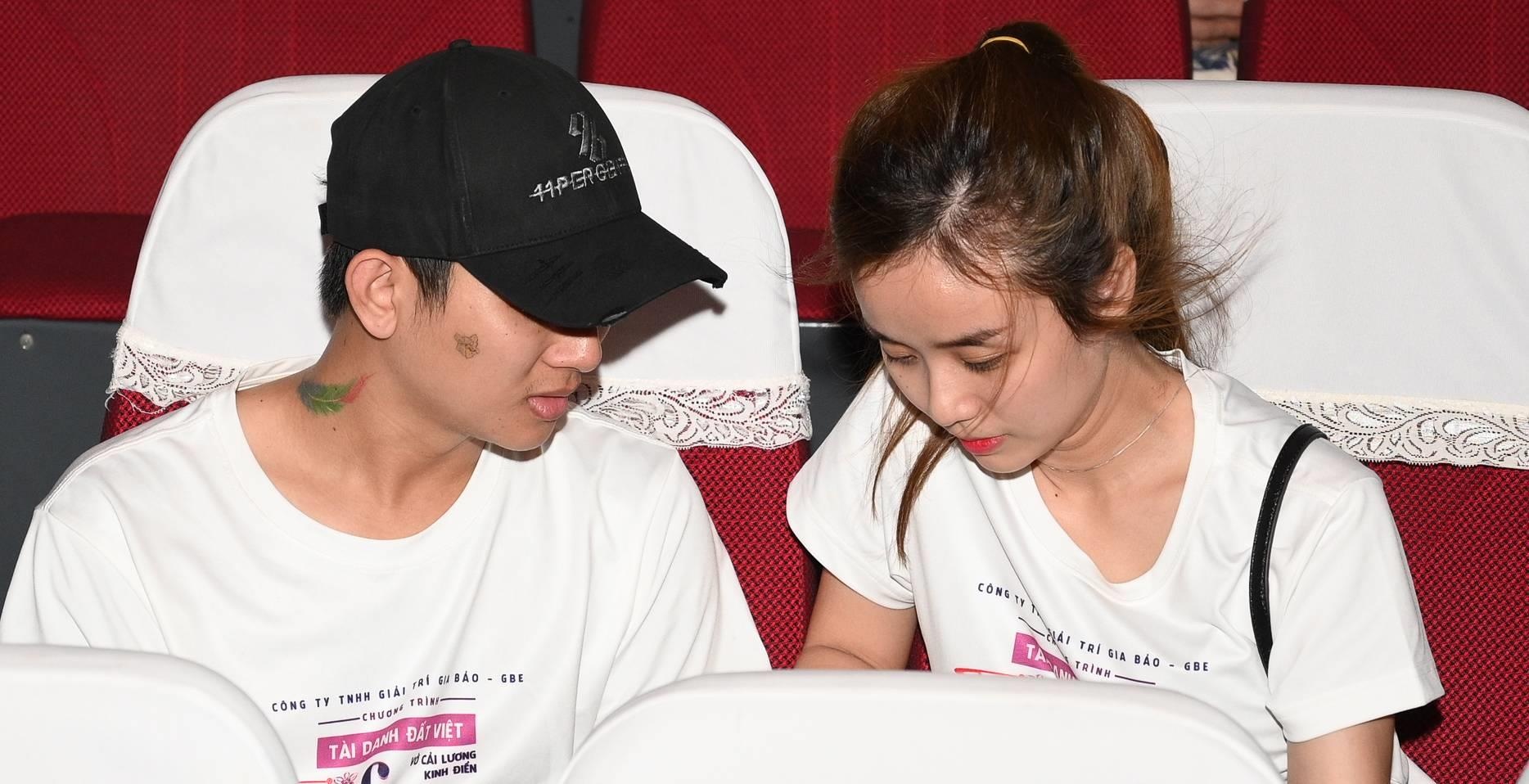 Hoai Lam xuat hien ben vo sau khi xac nhan da co hai con gai hinh anh