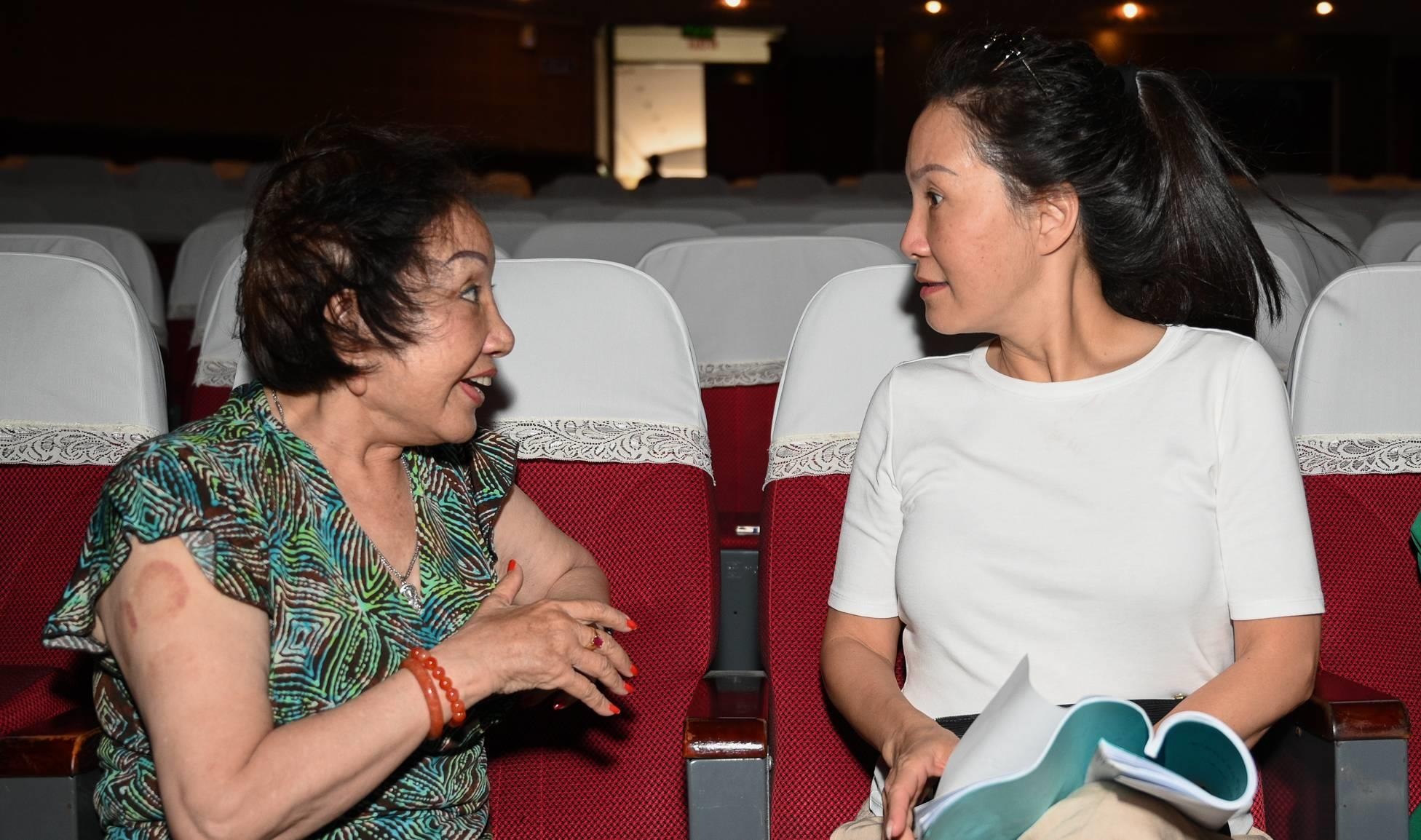 Hoai Lam xuat hien ben canh vo anh 4