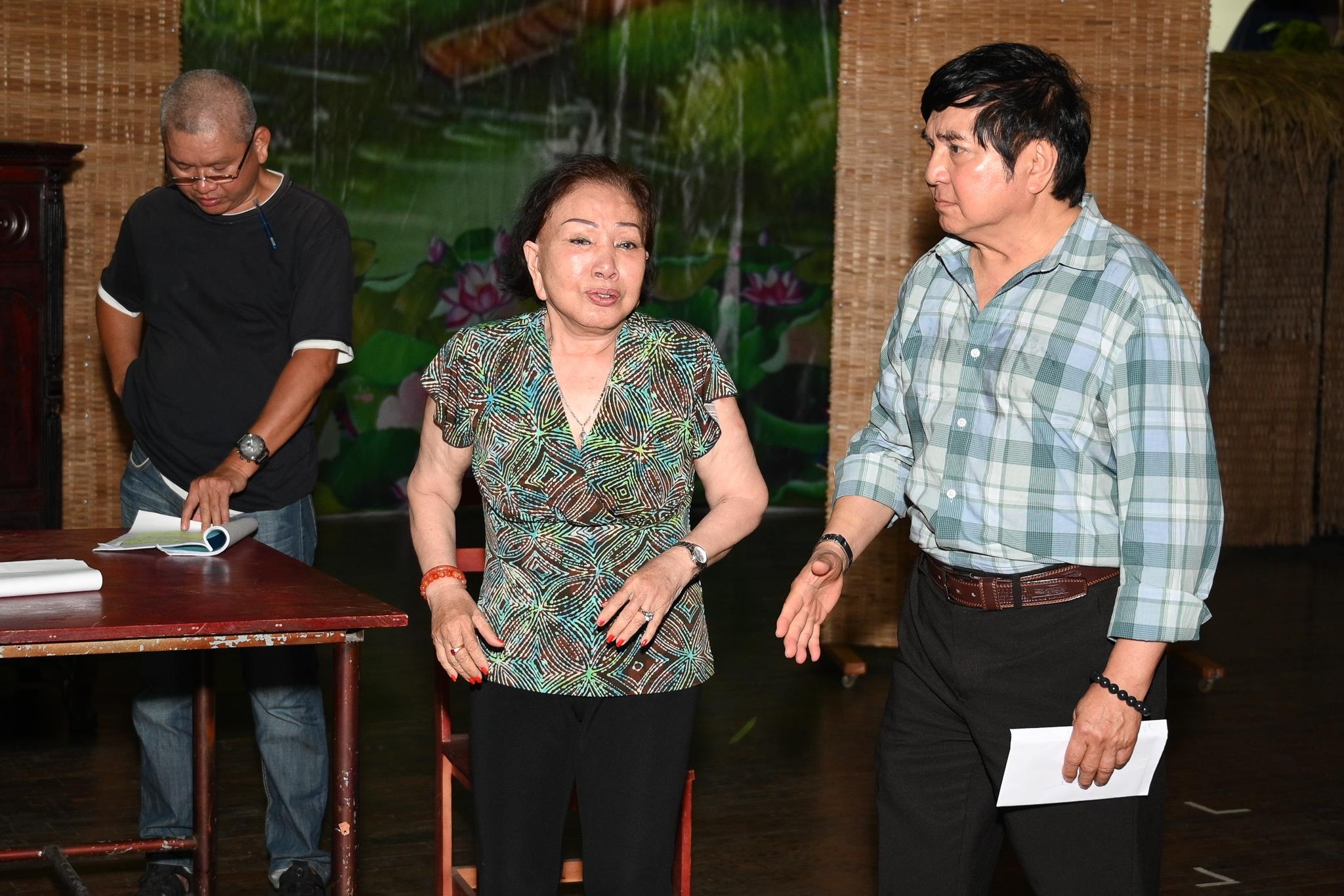 Hoai Lam xuat hien ben canh vo anh 7