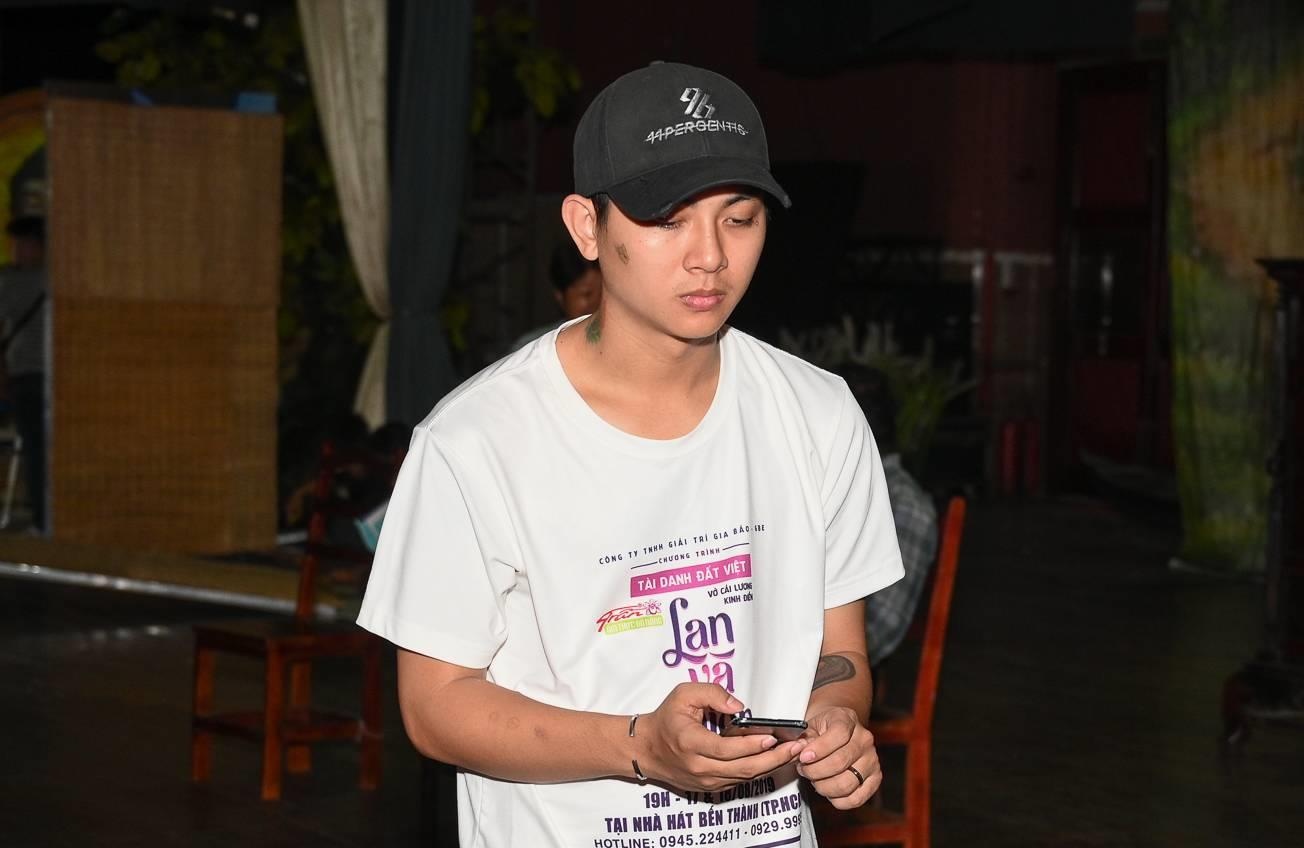 Hoai Lam xuat hien ben canh vo anh 2