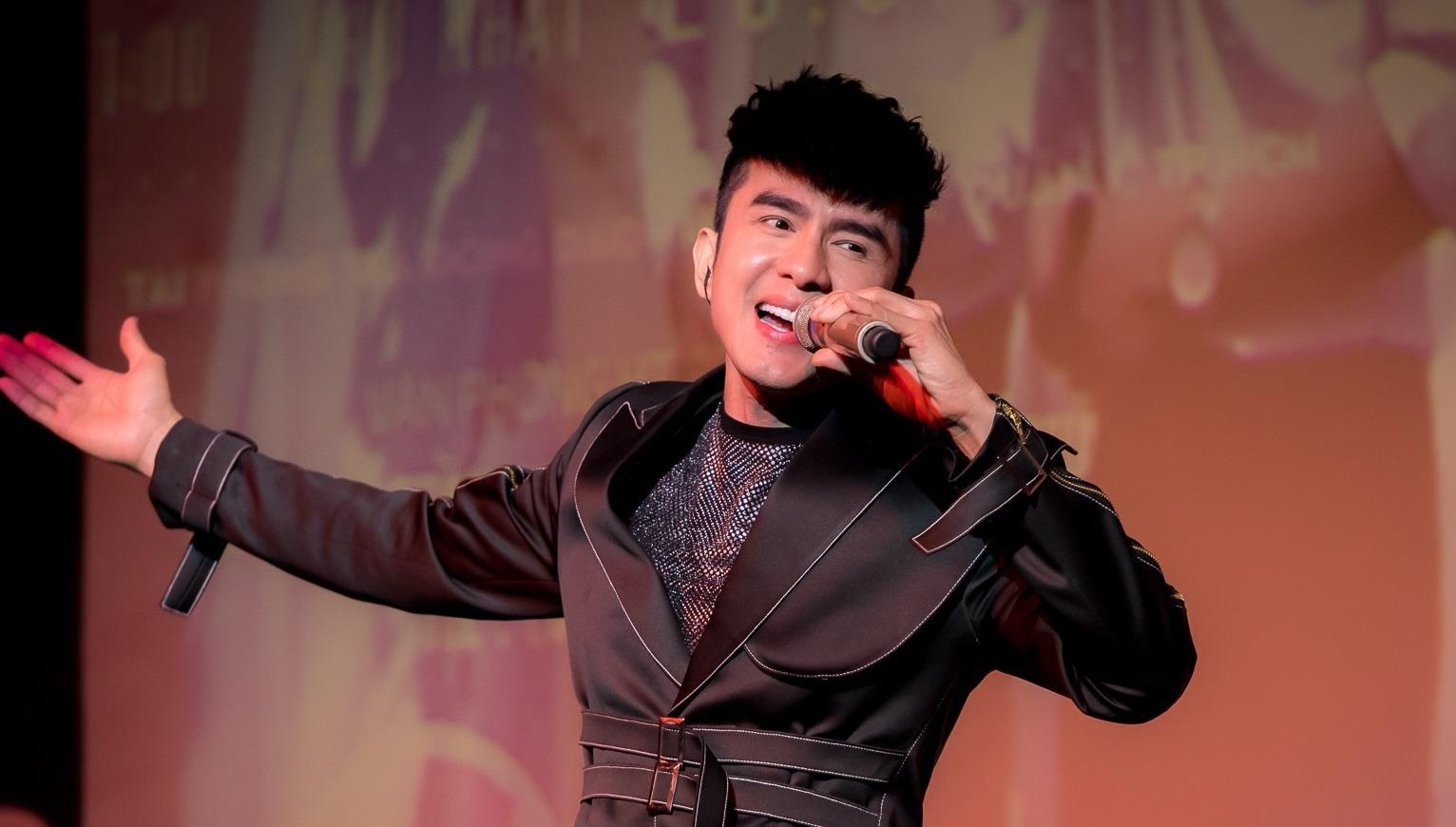 'Dan Truong muon nghi ngoi nhung bau show nan ni, gui tien lai di hat' hinh anh