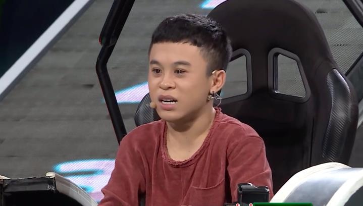 YouTuber tra loi sai lien tiep nhieu cau don gian o Nhanh nhu chop hinh anh