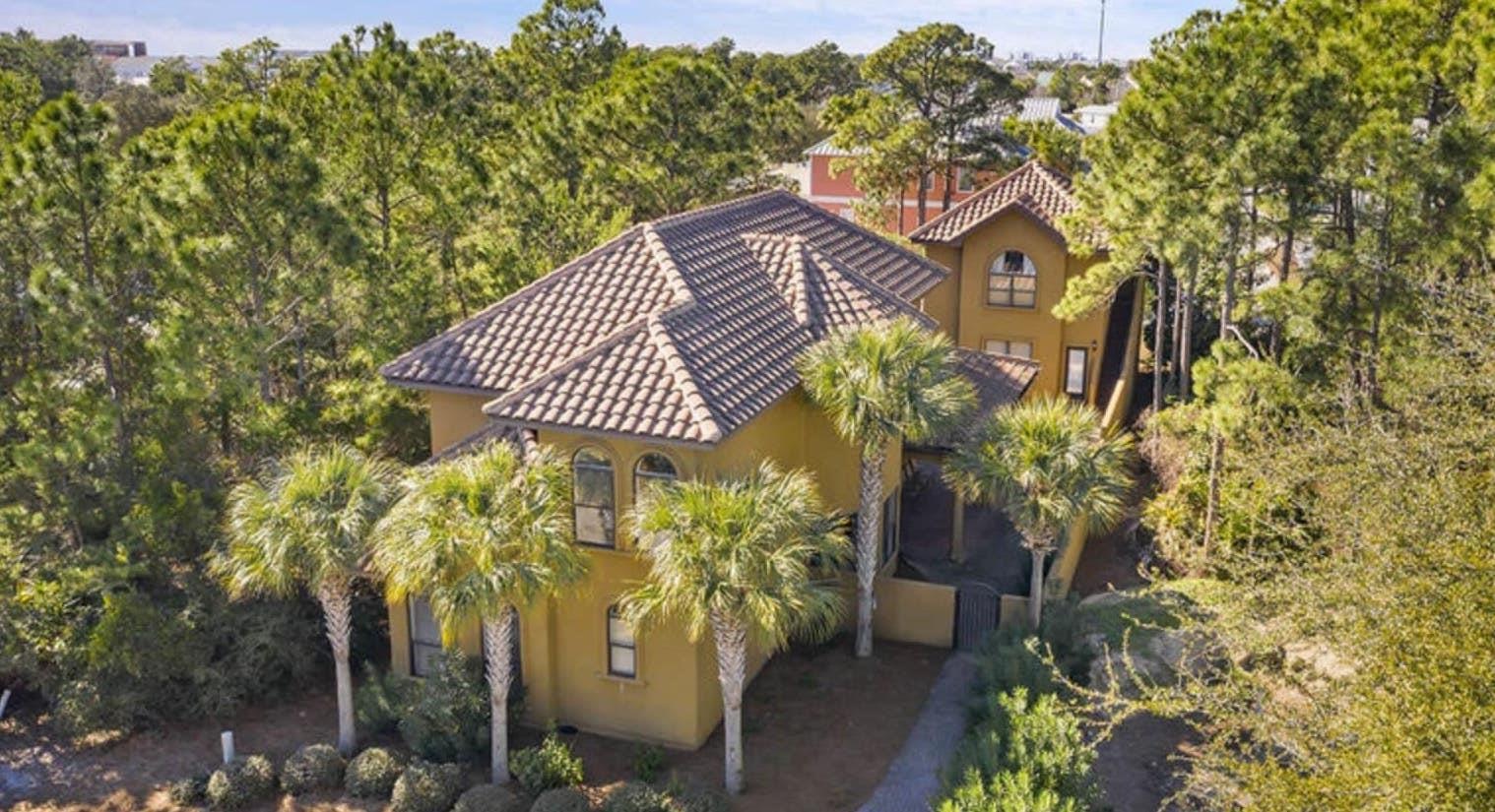 Biet thu ben bo bien o My cua nu ca si Hong Ngoc hinh anh