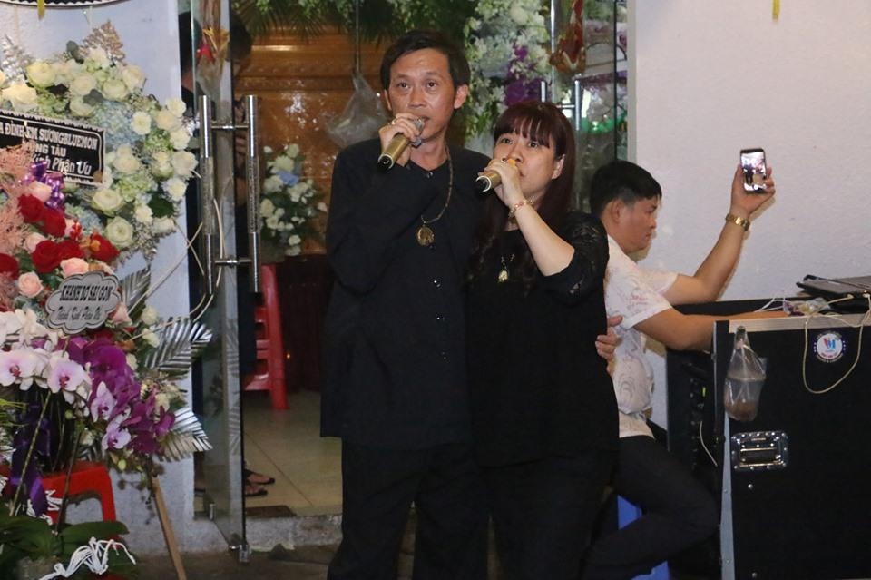 Hoai Linh vieng Thanh Giao anh 3