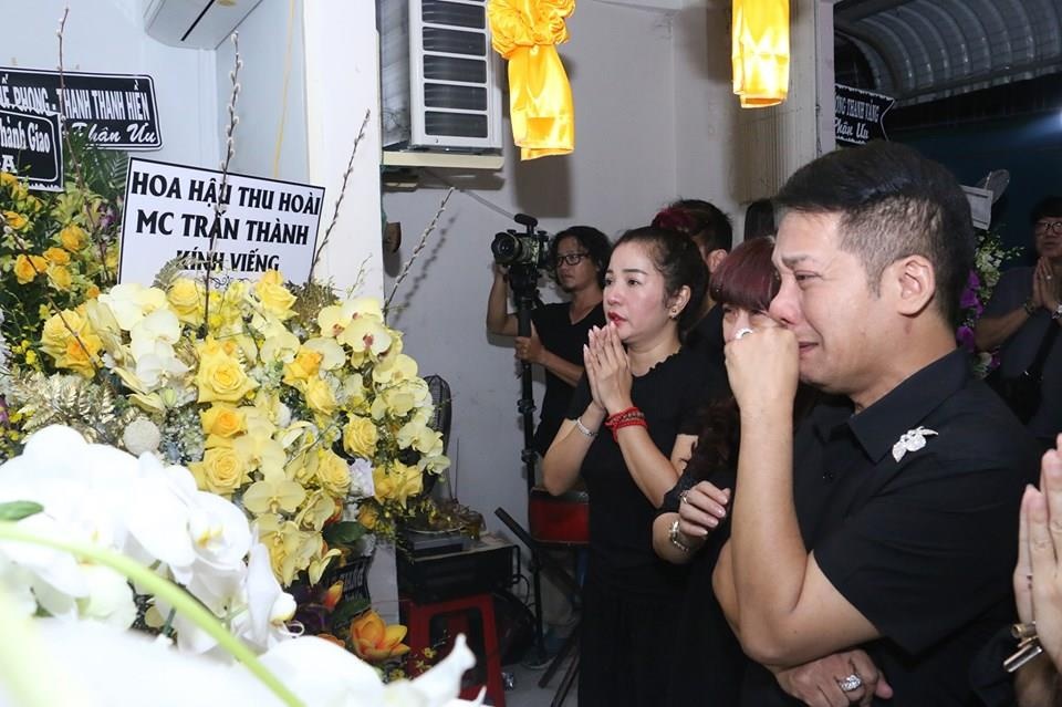 Hoai Linh vieng Thanh Giao anh 7