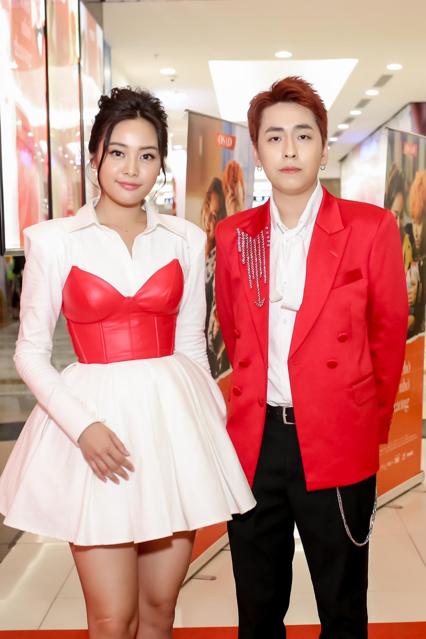 My nhan Thai Lan den chuc mung Osad anh 1