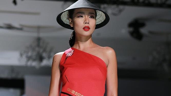 Sao Việt bức xúc khi xem clip võ sư đánh vợ ảnh 2 Sao Viet buc xuc khi xem clip vo su danh vo anh 2