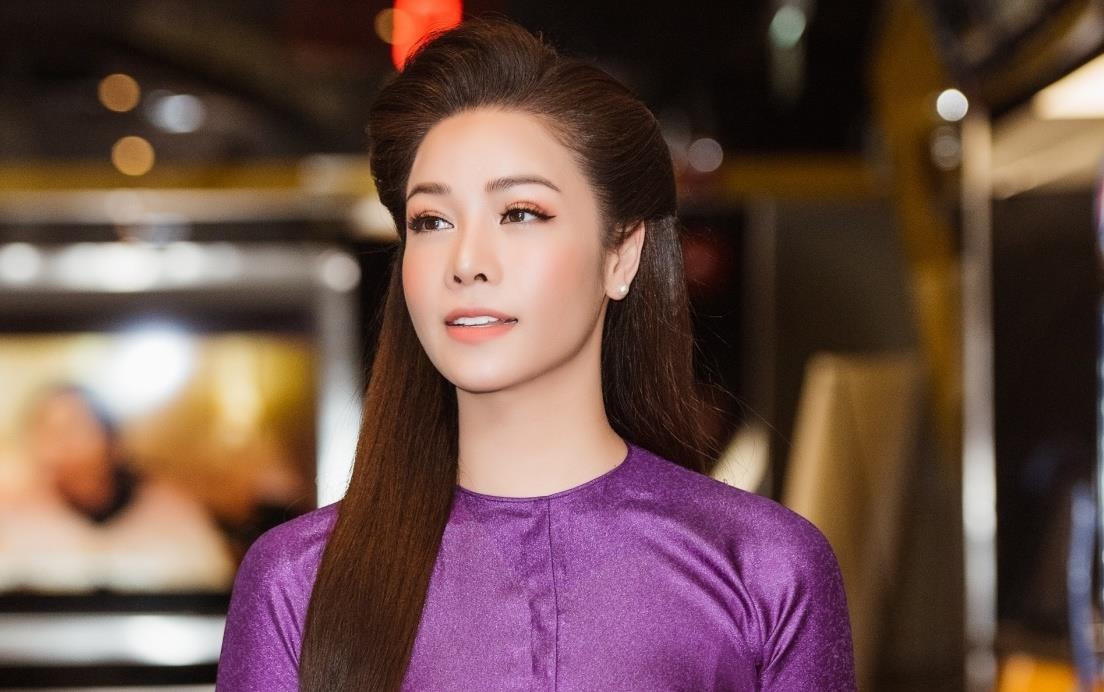 Nhat Kim Anh: 'Mot nam qua la thoi gian song gio nhat doi toi' hinh anh