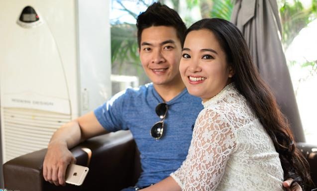 MC Hong Phuong mang bau lan 2, Quoc Co lam viec noi tro thay vo hinh anh