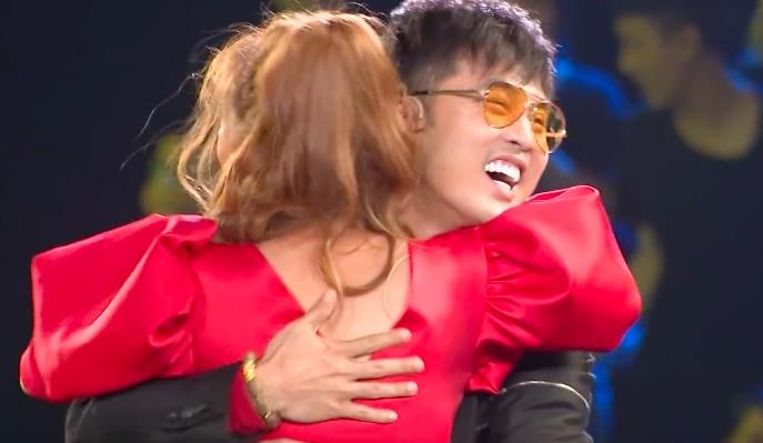 Ung Hoang Phuc nam lan ra san khi chien thang 150 trieu o game show hinh anh