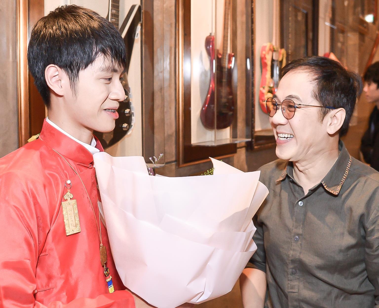 Cao Bá Hưng trở lại sau 2 năm ảnh 3 Cao Ba Hung tro lai sau 2 nam anh 3