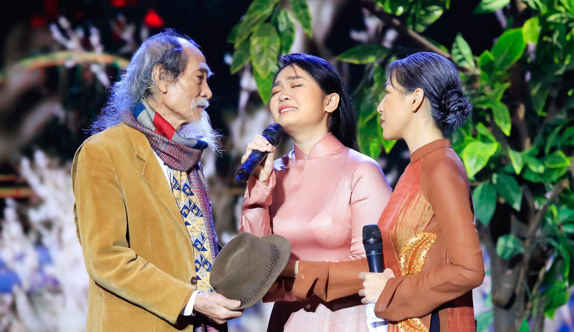 Cam Ly hat live o Cap doi vang anh 1