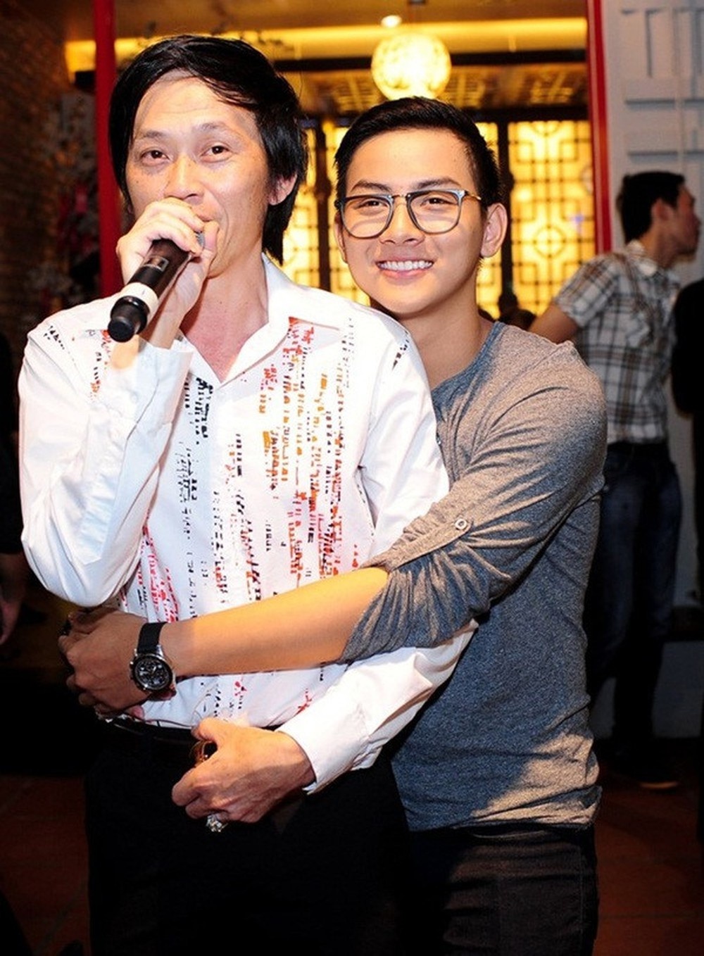 Dan con nuoi,  em nuoi Hoai Linh anh 1