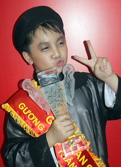 Dan con nuoi,  em nuoi Hoai Linh anh 4