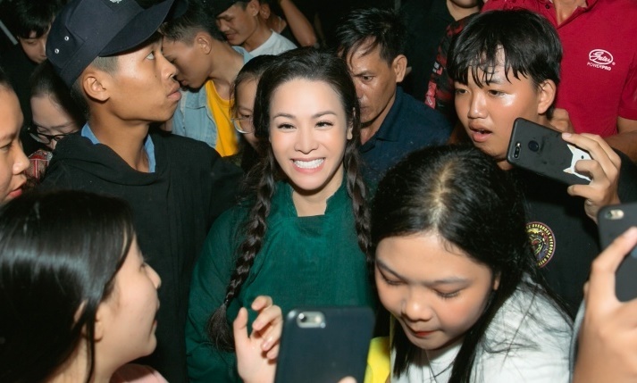 Nhat Kim Anh duoc khan gia vay kin anh 7